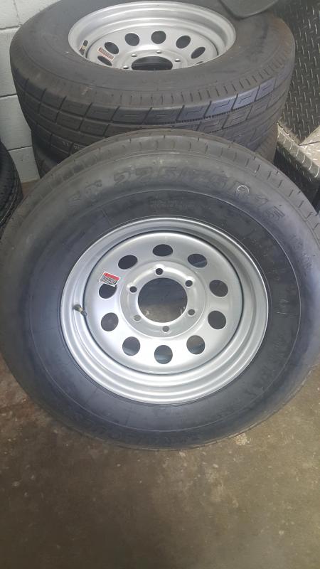 ST225/75R15 Wheel and Tire ST225/75R15 Wheel and Tire
