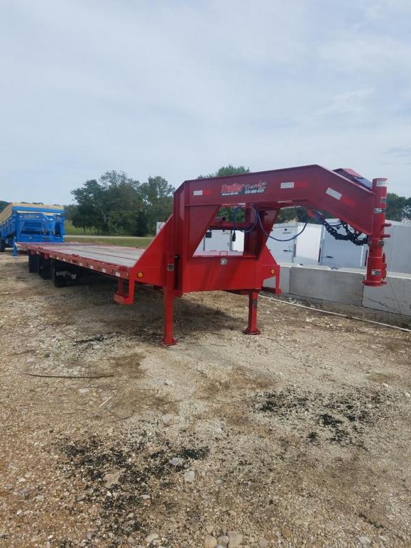 2019 Load Trail 102X36 LOADTRAIL GOOSENECK 2 HYD JACKS 24K GVW Flatbed Trailer 2019 Load Trail 102X36 LOADTRAIL GOOSENECK 2 HYD JACKS 24K GVW Flatbed Trailer