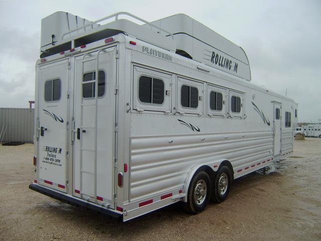 Horse Trailers with Bunk Beds 640 x 480