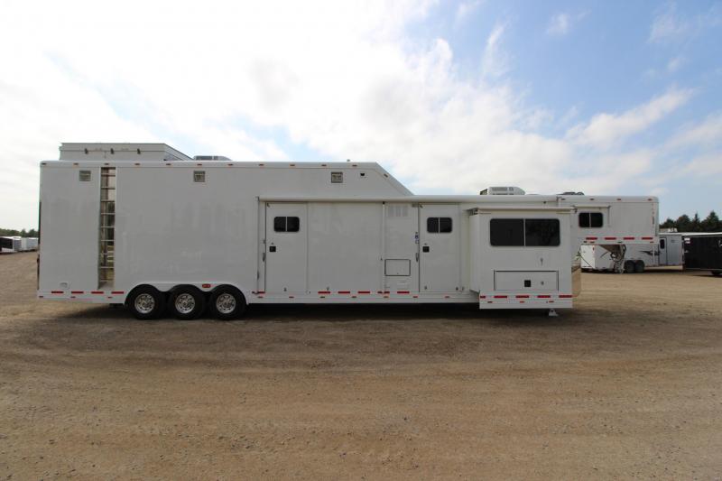 Used Featherlite Enclosed Car Haulers For Sale Used Featherlite Enclosed Car Haulers For Sale