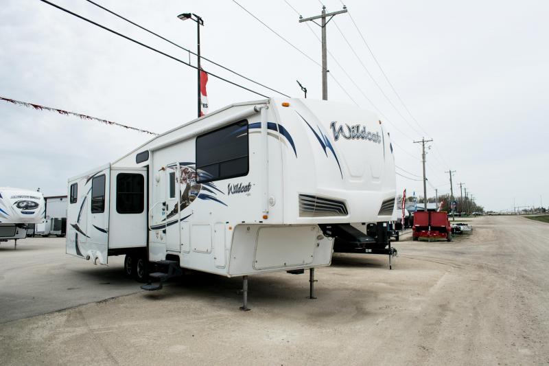 2011 Wildcat 34FLR 5th Wheel Travel Trailer 2011 Wildcat 34FLR 5th Wheel Travel Trailer
