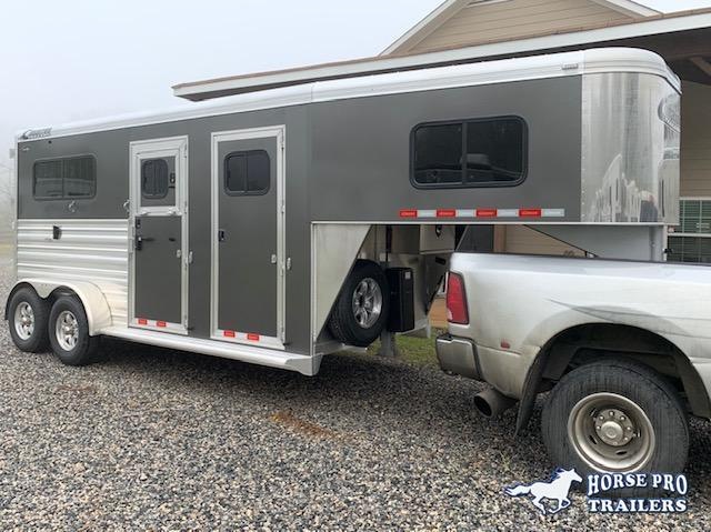 2020 Cimarron 2 Horse Straight Load Gooseneck w/WERM FLOORING & HYDRAULIC JACK 2020 Cimarron 2 Horse Straight Load Gooseneck w/WERM FLOORING & HYDRAULIC JACK