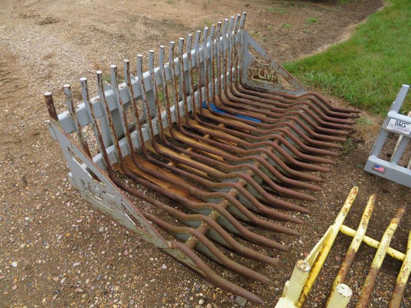 Used MDS 72 Skid Steer Rock Bucket Used MDS 72 Skid Steer Rock Bucket