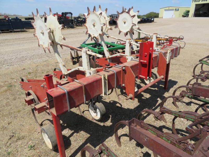 White 378 3 Row Cultivator White 378 3 Row Cultivator