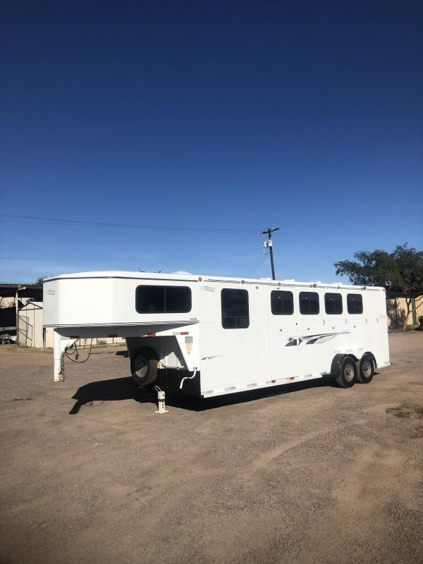 2004 Titan Trailers CLASSIC 4H GN Horse Trailer 2004 Titan Trailers CLASSIC 4H GN Horse Trailer