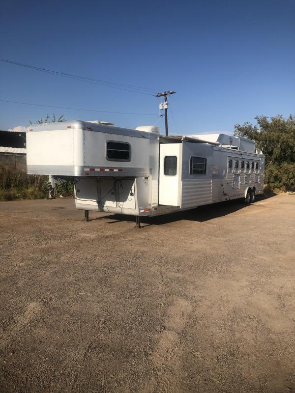 2005 4-Star Trailers 4 STAR 6H 23' LQ W/ SLIDE Horse Trailer 2005 4-Star Trailers 4 STAR 6H 23' LQ W/ SLIDE Horse Trailer
