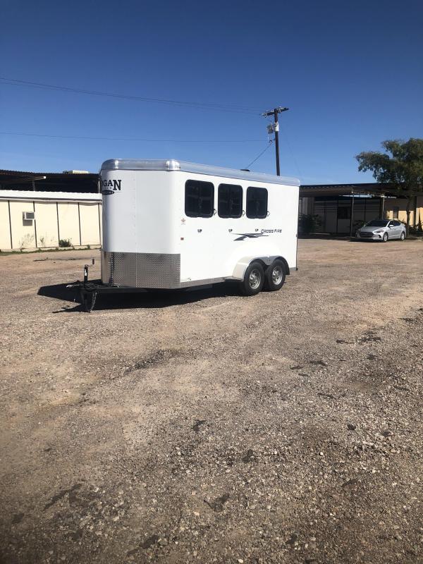2019 Logan Coach CROSSFIRE 3H BP Horse Trailer 2019 Logan Coach CROSSFIRE 3H BP Horse Trailer