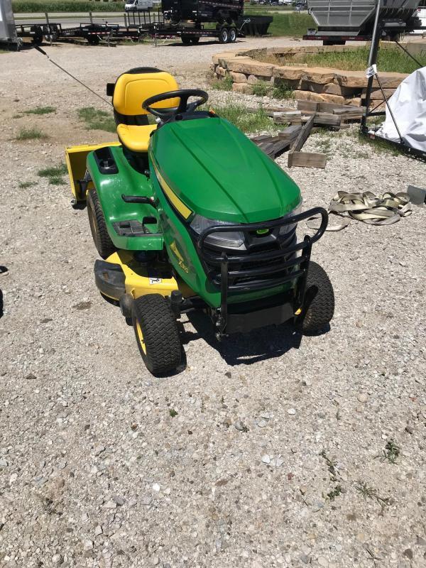 2015 John Deere X310 Tractor 2015 John Deere X310 Tractor