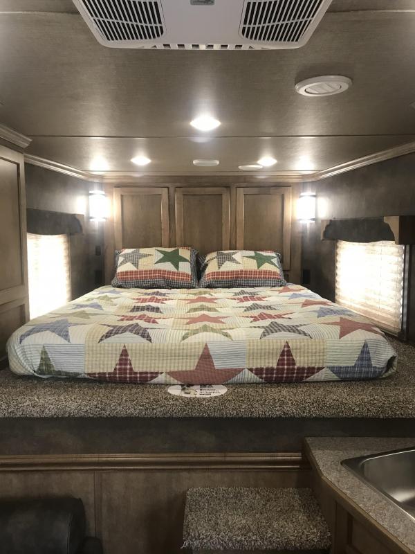 2020 Merhow Trailers Stampede 8310-A FK NS Horse Trailer 2020 Merhow Trailers Stampede 8310-A FK NS Horse Trailer