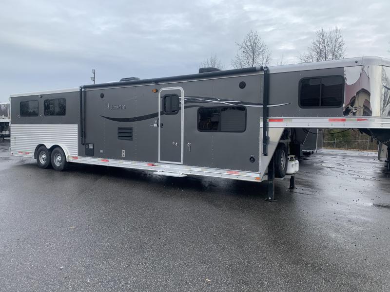 2014 Lakota 8315-slide Horse Trailer 2014 Lakota 8315-slide Horse Trailer