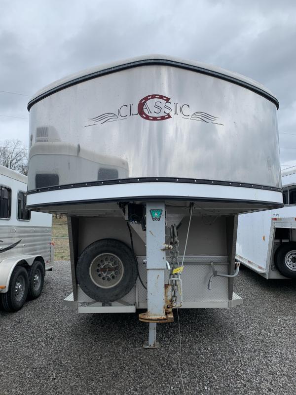 2006 Classic 3H GN Horse Trailer 2006 Classic 3H GN Horse Trailer