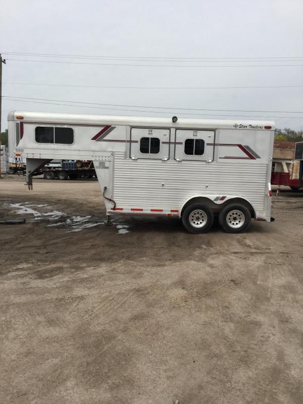1992 4-Star Trailers 2 Horse Livestock Trailer 1992 4-Star Trailers 2 Horse Livestock Trailer