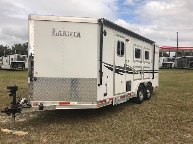 2013 Lakota 8' wide 2 horse w/11' lq Horse Trailer 2013 Lakota 8' wide 2 horse w/11' lq Horse Trailer