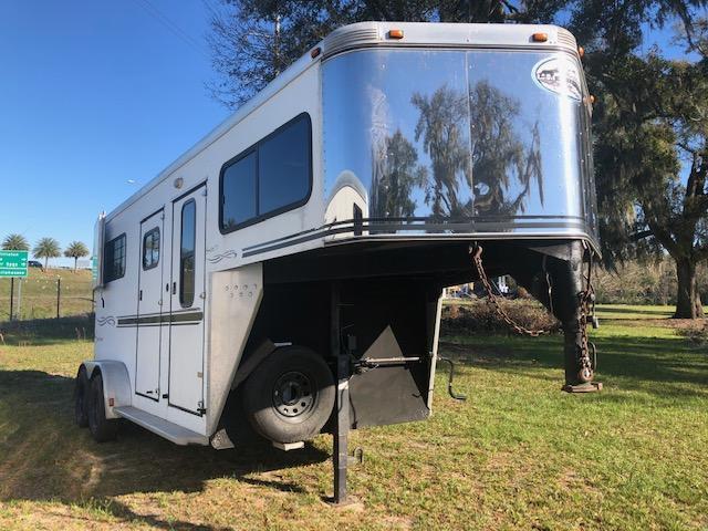 2005 Sundowner Trailers 2 horse straight load gooseneck w/dr Horse Trailer 2005 Sundowner Trailers 2 horse straight load gooseneck w/dr Horse Trailer