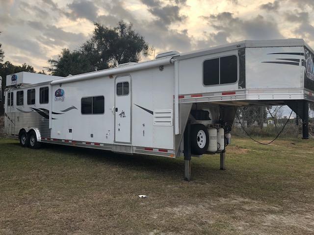 2010 Lakota 8' wide 4 horse w/15'lq and gen Horse Trailer 2010 Lakota 8' wide 4 horse w/15'lq and gen Horse Trailer