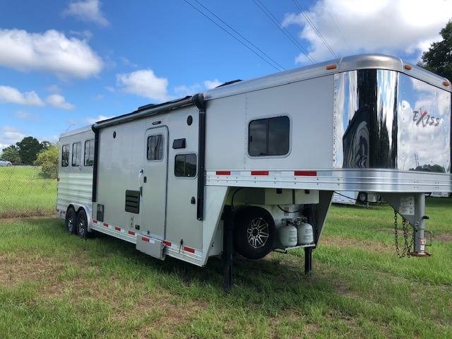 2017 Exiss Trailers 8' wide 3 horse w/10.6' lq Horse Trailer 2017 Exiss Trailers 8' wide 3 horse w/10.6' lq Horse Trailer