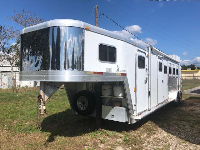 2002 Exiss Trailers 4 horse with midtack weekender Horse Trailer 2002 Exiss Trailers 4 horse with midtack weekender Horse Trailer