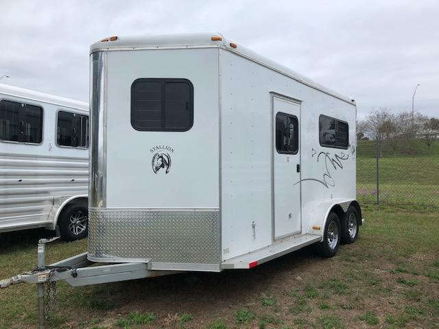 2011 Homesteader 2 horse straight load w/dressing room Horse Trailer 2011 Homesteader 2 horse straight load w/dressing room Horse Trailer