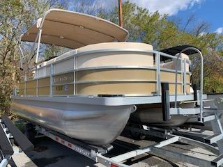 2017 International Pontoon Corporation Lexington Marine Group 319 2017 International Pontoon Corporation Lexington Marine Group 319
