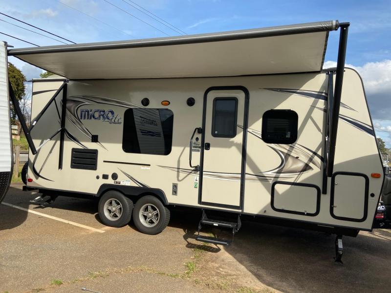 2018 Forest River FLAGSTAFF MICRO LITE23LB 2018 Forest River FLAGSTAFF MICRO LITE23LB