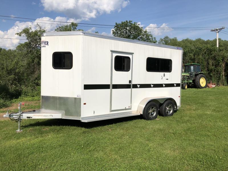 2017 Frontier FRONTIER AMBASSADOR 67 TACK Horse Trailer 2017 Frontier FRONTIER AMBASSADOR 67 TACK Horse Trailer
