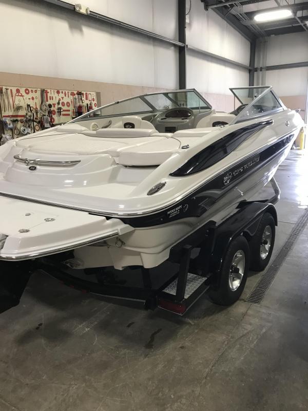 2004 Crownline 206 LS Runabout Boat 2004 Crownline 206 LS Runabout Boat