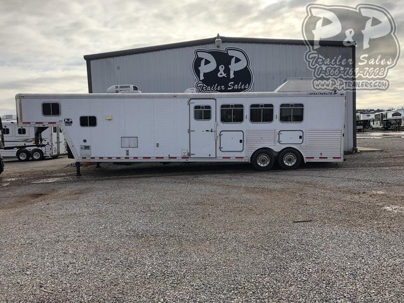 2001 Featherlite Trailers 8413 4 Horse 13' Shortwall 2001 Featherlite Trailers 8413 4 Horse 13' Shortwall