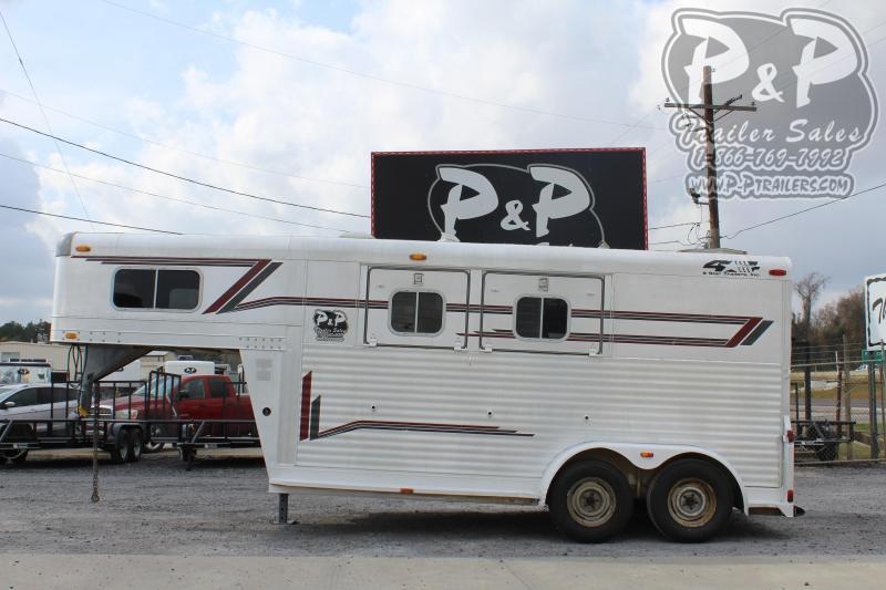 2000 4-Star Trailers 72GN 2 Horse Slant Load Trailer 2000 4-Star Trailers 72GN 2 Horse Slant Load Trailer