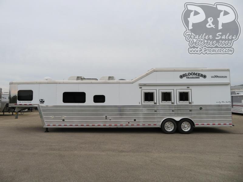 2016 Bloomer 8316TB 3 Horse Slant Load Trailer 16 FT LQ w/ Ramps 2016 Bloomer 8316TB 3 Horse Slant Load Trailer 16 FT LQ w/ Ramps