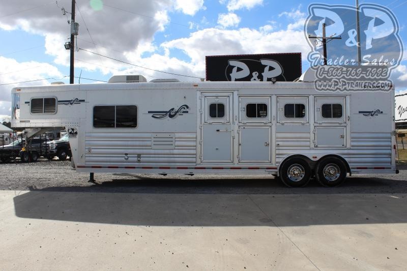 2012 Platinum Coach 8410 4 Horse Slant Load Trailer 10 FT LQ 2012 Platinum Coach 8410 4 Horse Slant Load Trailer 10 FT LQ