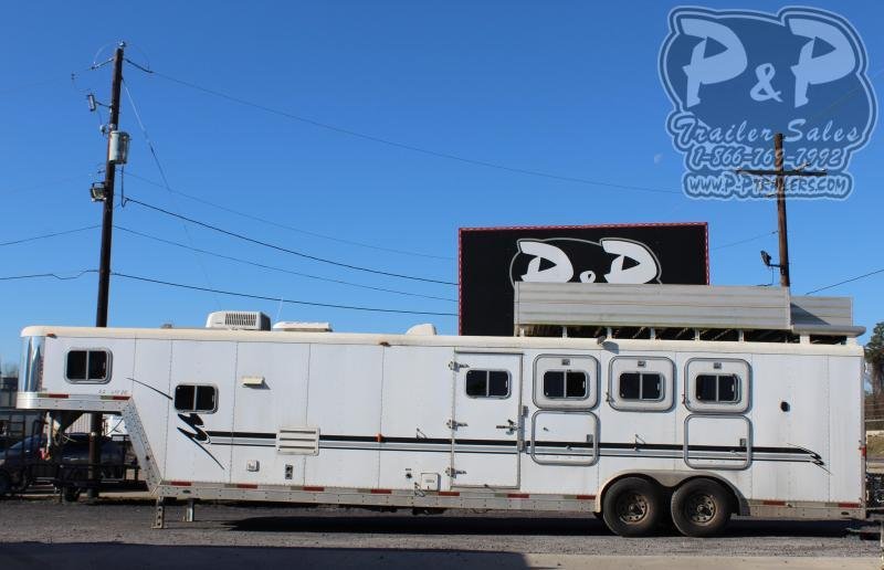 2001 Exiss Trailers SS413LQ 3 Horse Slant Load Trailer 13 FT LQ 2001 Exiss Trailers SS413LQ 3 Horse Slant Load Trailer 13 FT LQ
