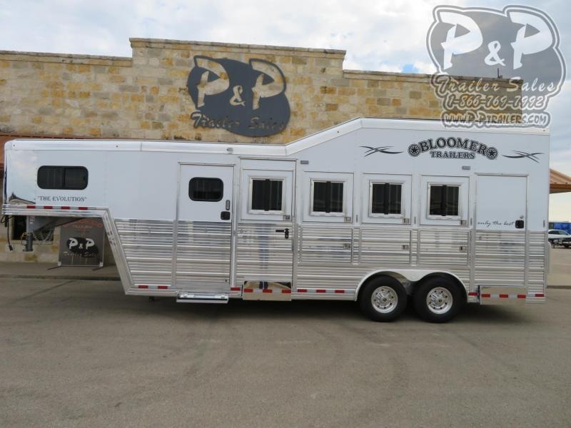 2020 Bloomer 84TRNS 4 Horse Slant Load Trailer w/ Ramps 2020 Bloomer 84TRNS 4 Horse Slant Load Trailer w/ Ramps
