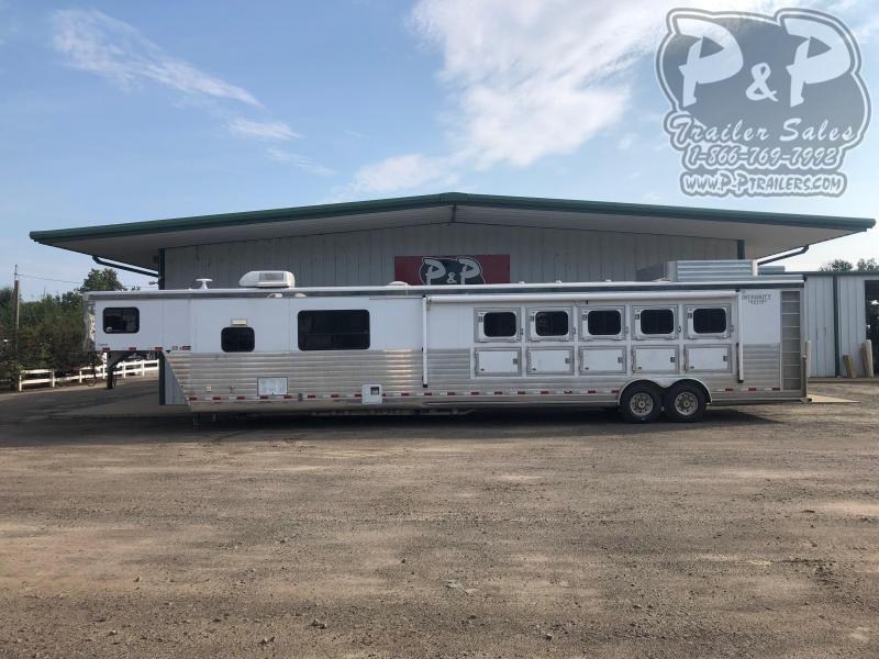 2005 Integrity Trailers 8517BB 5 Horse Trailer 17 LQ Slant 2005 Integrity Trailers 8517BB 5 Horse Trailer 17 LQ Slant