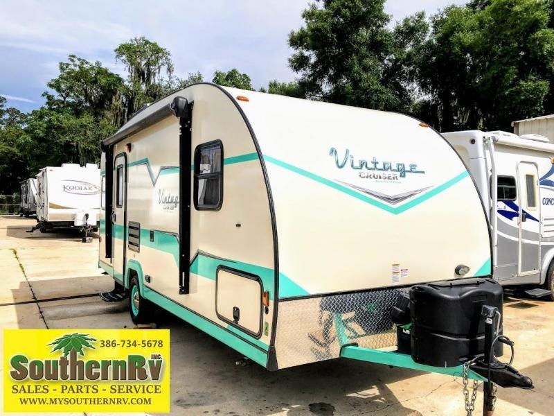 2017 Gulf Stream Vintage Cruiser 19ERD Travel Trailer 2017 Gulf Stream Vintage Cruiser 19ERD Travel Trailer