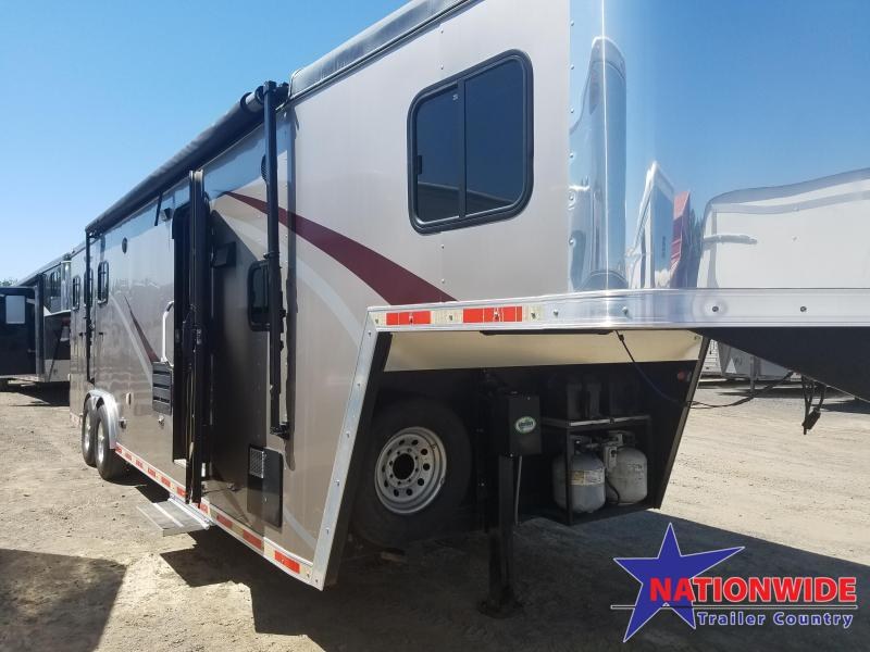***PRICE REDUCTION*** 2014 HHT MAVERICK 3-HORSE Trailer with Living Quarters ***PRICE REDUCTION*** 2014 HHT MAVERICK 3-HORSE Trailer with Living Quarters