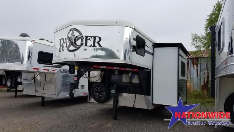 **MANAGER'S BLOW OUT*** 2015 Bison Trailers RANGER Horse Trailer with Slide-Out **MANAGER'S BLOW OUT*** 2015 Bison Trailers RANGER Horse Trailer with Slide-Out