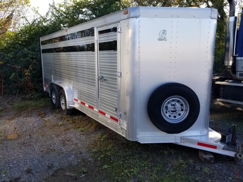 2011 EBY 20' Wrangler Livestock Trailer 2011 EBY 20' Wrangler Livestock Trailer