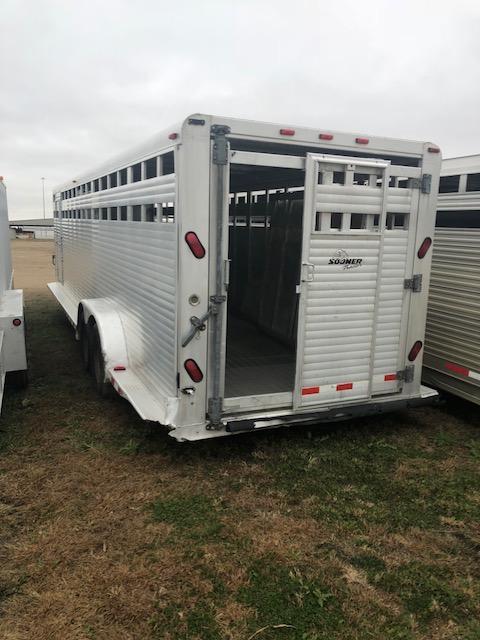 2003 Sooner 28' x 7' Livestock Trailer 2003 Sooner 28' x 7' Livestock Trailer