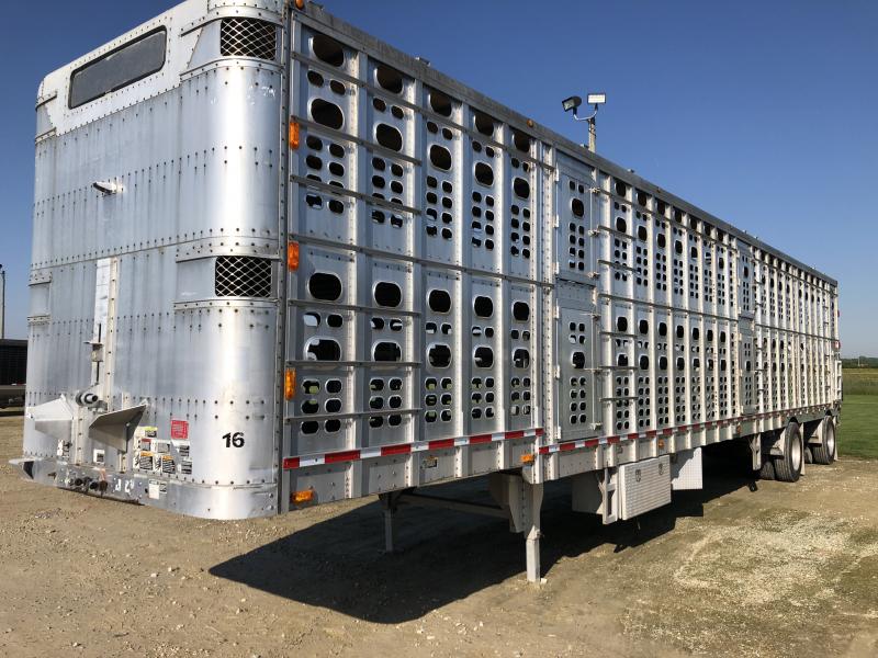 2000 Wilson 53'x102"x13'5" Drop Floor Semi Livestock Trailer 2000 Wilson 53'x102"x13'5" Drop Floor Semi Livestock Trailer
