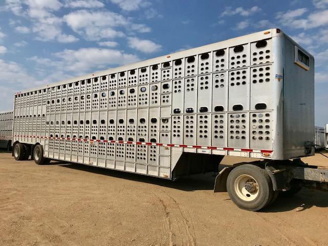 2011 EBY 53' Spread Axle Bull Ride Livestock Semi 2011 EBY 53' Spread Axle Bull Ride Livestock Semi