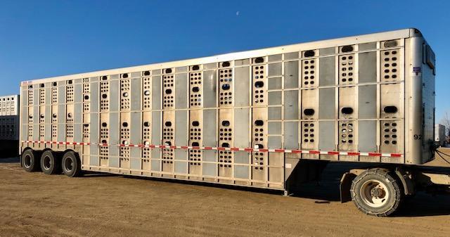 2016 Eby 53' DDL Bullride Livestock Semi Trailer 2016 Eby 53' DDL Bullride Livestock Semi Trailer