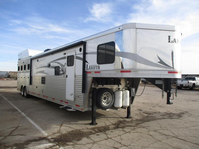 2016 Lakota 4 Horse Horse Trailer 2016 Lakota 4 Horse Horse Trailer