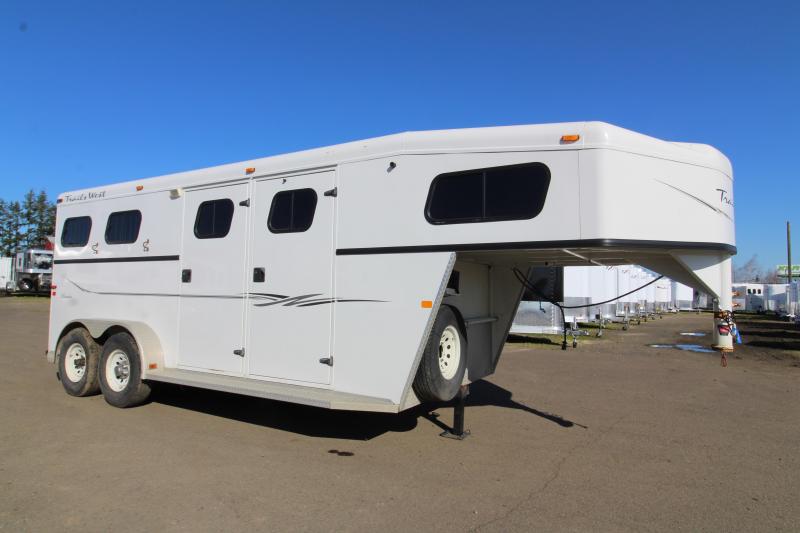 2005 Trails West Classic 2 Horse Trailer - Comfort Package 2005 Trails West Classic 2 Horse Trailer - Comfort Package