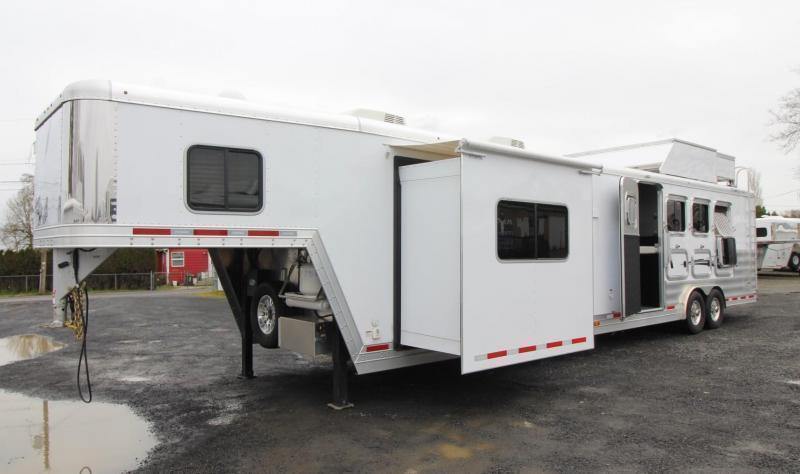 2019 Featherlite 9821- 17ft w/ Slide - BELOW COST! - All Aluminum - GENERATOR - 4 Horse Living Quarters Trailer - Haypod & More! PRICE REDUCED $15000 2019 Featherlite 9821- 17ft w/ Slide - BELOW COST! - All Aluminum - GENERATOR - 4 Horse Living Quarters Trailer - Haypod & More! PRICE REDUCED $15000