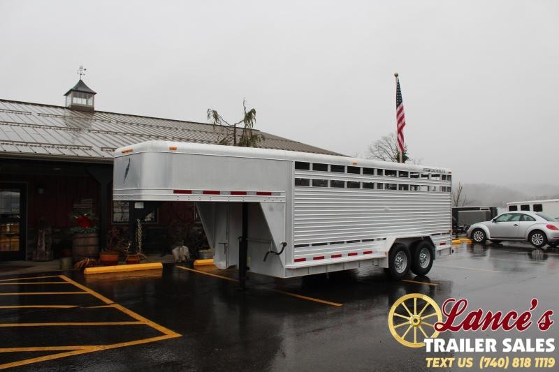 1999 Featherlite 8110 Livestock Trailer 1999 Featherlite 8110 Livestock Trailer