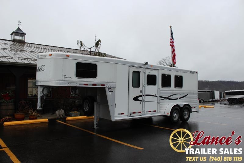 2005 Cherokee 3 HORSE SLANT LOAD Horse Trailer 2005 Cherokee 3 HORSE SLANT LOAD Horse Trailer