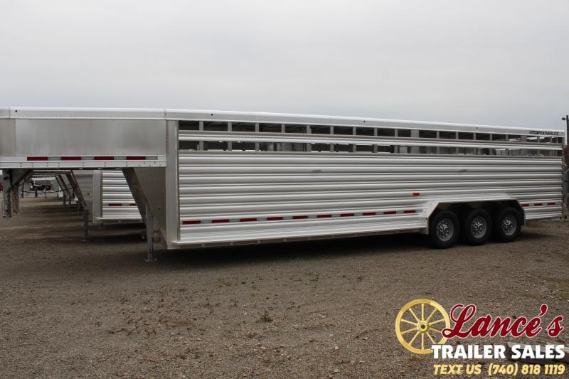 2020 Featherlite Tri-Axle 8127 Livestock Trailer 2020 Featherlite Tri-Axle 8127 Livestock Trailer