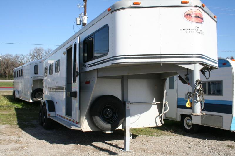 2001 Sundowner Trailers 3H Horse Trailer 2001 Sundowner Trailers 3H Horse Trailer