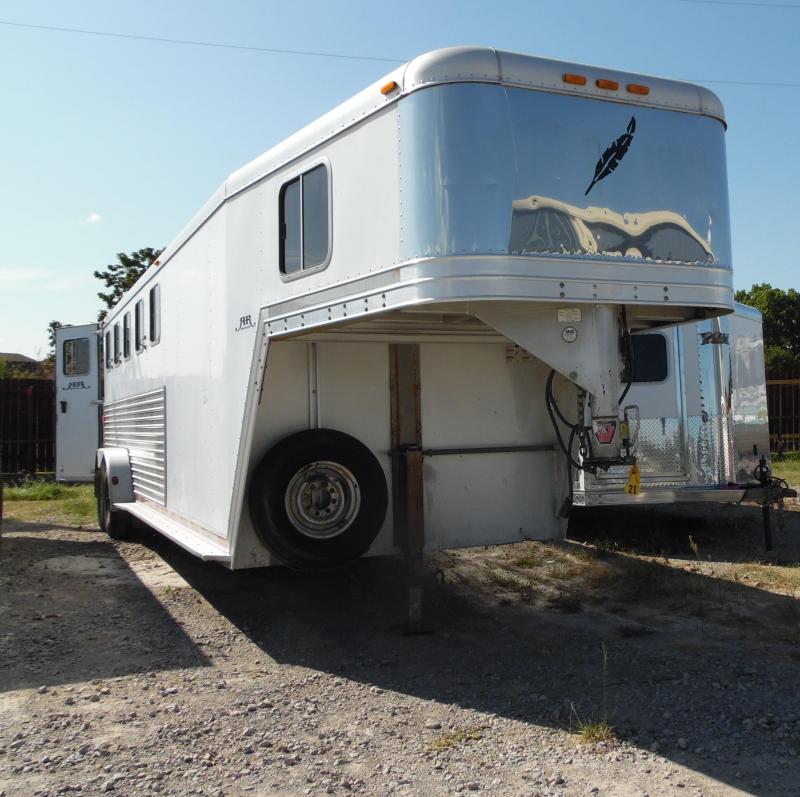 2004 Featherlite 5H 2004 Featherlite 5H