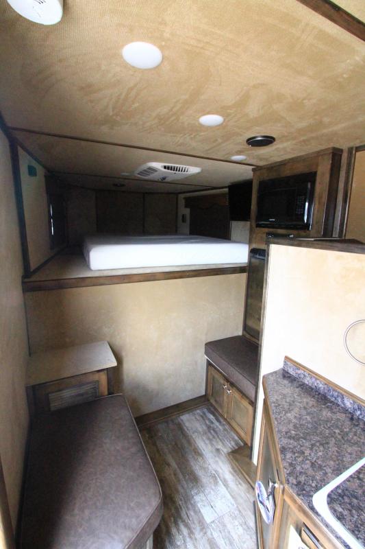 2022 Hart 4H Jackpot 8 SW Smart Tack Horse Trailer 2022 Hart 4H Jackpot 8 SW Smart Tack Horse Trailer